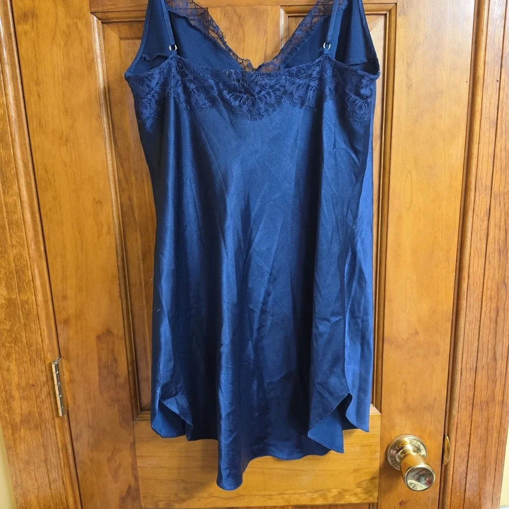 Victoria's Secret Medium Chemise Women Navy Blue Satin Lace Trim Slip Dress 0317